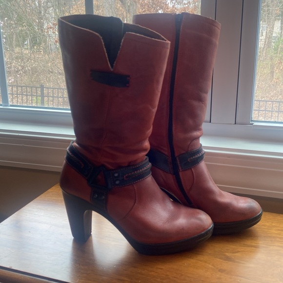 The most amazing boots EVER - Picture 2 of 5